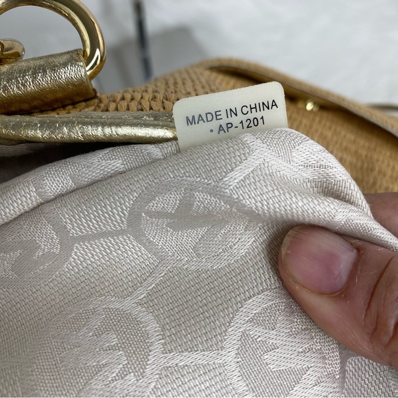 Michael Kors Large Amagansett Straw Tote with Gold Leather details - Picture 10 of 11